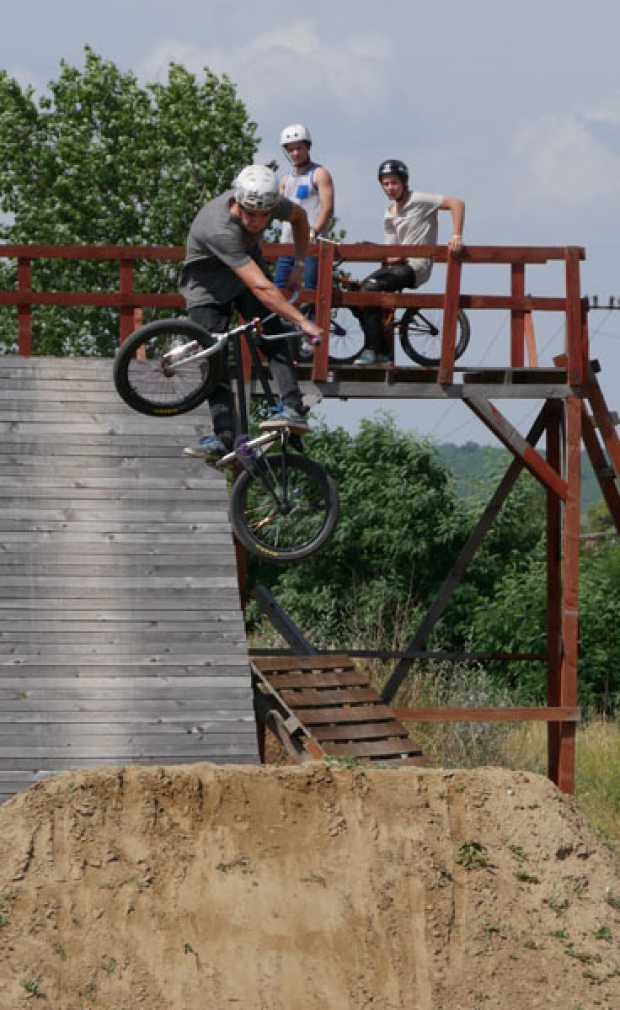 Dead Diamond Trails Jam